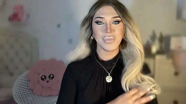 Snapshot of Ts_glamxxxx chatting on 09-09-25, 11:48 Ts glamxxxx online show from 09-09-25, 11:48