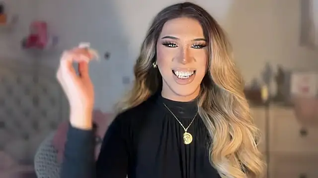 Snapshot of Ts_glamxxxx chatting on 09-12-25, 12:44 Ts glamxxxx online show from 09-12-25, 12:44