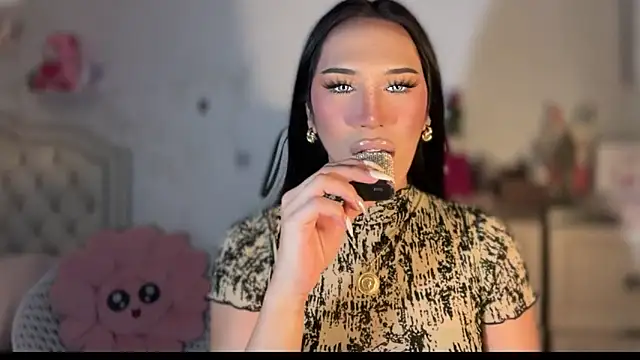 Snapshot of Ts_glamxxxx chatting on 09-15-25, 12:38 Ts glamxxxx online show from 09-15-25, 12:38