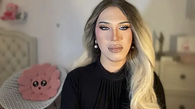 Snapshot of Ts_glamxxxx chatting on 09-27-25, 12:26 Ts glamxxxx online show from 09-27-25, 12:26