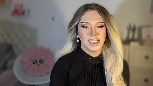 Snapshot of Ts_glamxxxx chatting on 09-29-25, 02:38 Ts glamxxxx online show from 09-29-25, 02:38