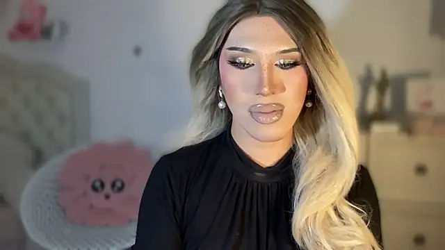 Snapshot of Ts_glamxxxx chatting on 10-01-25, 01:22 Ts glamxxxx online show from 10-01-25, 01:22