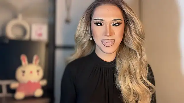 Snapshot of Ts_glamxxxx chatting on 11-20-25, 12:11 Ts glamxxxx online show from 11-20-25, 12:11