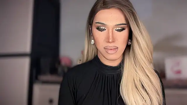 Snapshot of Ts_glamxxxx chatting on 01-10-26, 12:12 Ts glamxxxx online show from 01-10-26, 12:12