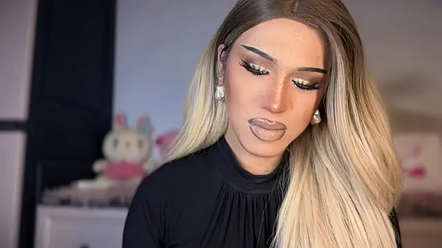 Snapshot of Ts_glamxxxx chatting on 01-15-26, 01:10 Ts glamxxxx online show from 01-15-26, 01:10