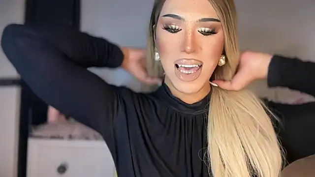 Snapshot of Ts_glamxxxx chatting on 01-16-26, 11:42 Ts glamxxxx online show from 01-16-26, 11:42