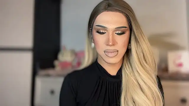 Snapshot of Ts_glamxxxx chatting on 02-13-26, 12:39 Ts glamxxxx online show from 02-13-26, 12:39