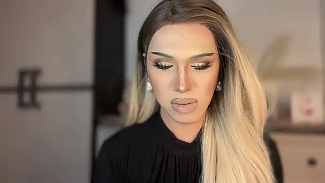 Snapshot of Ts_glamxxxx chatting on 02-17-26, 03:03 Ts glamxxxx online show from 02-17-26, 03:03