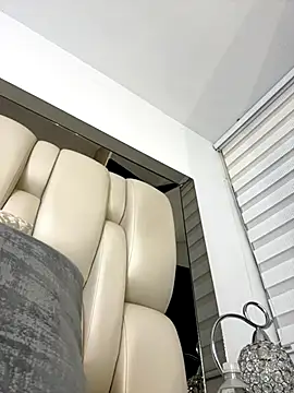 ALISSON FOXXX1 online show from 10-08-25, 09:56