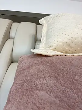 ALISSON FOXXX1 online show from 10-25-25, 04:46