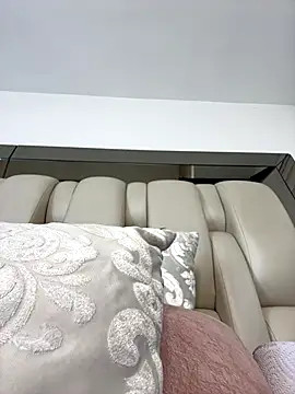 ALISSON FOXXX1 online show from 12-17-25, 12:55