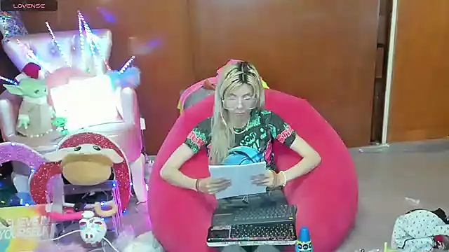 Skinygirl online show from 07-01-26, 12:34