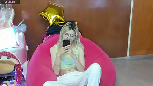 Skinygirl online show from 07-21-26, 11:18