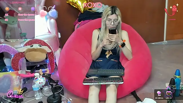 Skinygirl online show from 07-26-26, 02:09