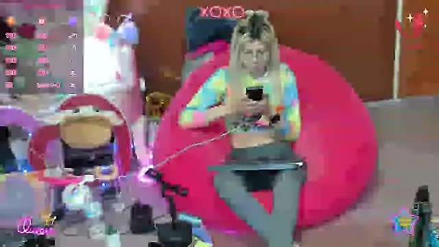 Skinygirl online show from 07-30-26, 01:15