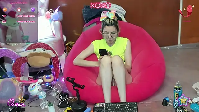 Skinygirl online show from 08-01-26, 01:49