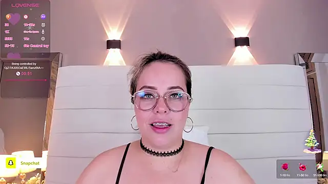 Snapshot of Charlotte93_ chatting on 01-14-25, 02:53 Charlotte93 online show from 01-14-25, 02:53