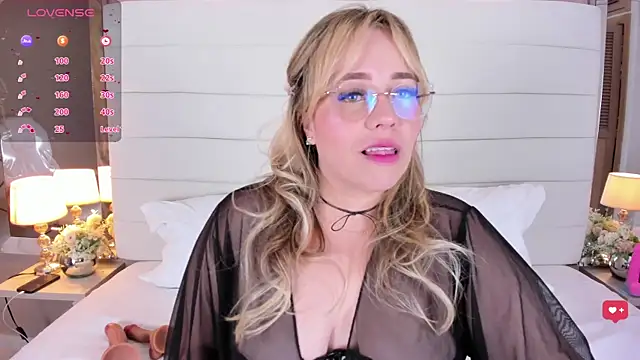 Snapshot of Charlotte93_ chatting on 03-07-25, 02:34 Charlotte93 online show from 03-07-25, 02:34