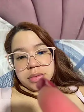 Lucyklein2022 online show from 04-26-26, 02:37