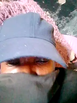 Snapshot of LULE37587001 chatting on 11-18-25, 11:25 LULE37587001 online show from 11-18-25, 11:25