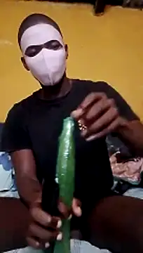 Snapshot of LULE37587001 chatting on 02-15-26, 04:42 LULE37587001 online show from 02-15-26, 04:42