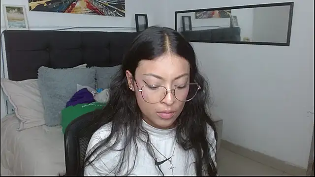 vaness weet online show from 12-04-25, 09:12