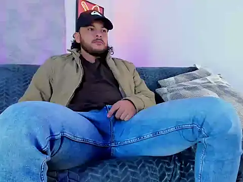 tuyo1995 online show from 11-11-25, 02:50