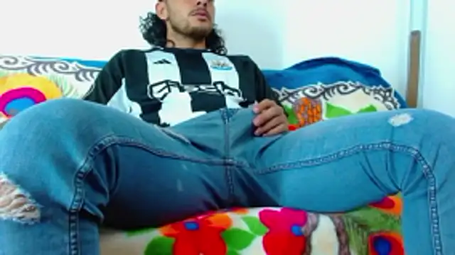 tuyo1995 online show from 04-28-26, 03:39