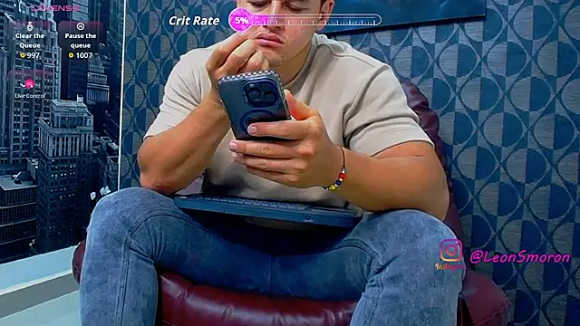 Leonsmoron online show from 07-19-26, 12:47