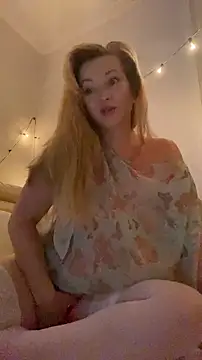 Lady  Maria online show from 10-23-25, 03:33