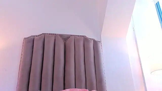 Emma Torres   online show from 03-19-25, 03:19