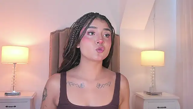 Emma Torres   online show from 01-12-26, 11:59