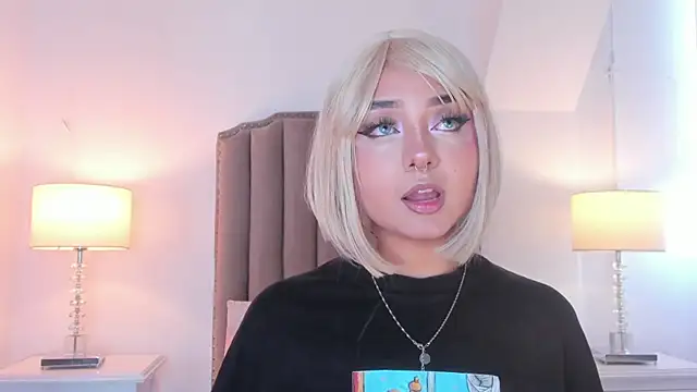 Emma Torres   online show from 04-25-26, 12:19