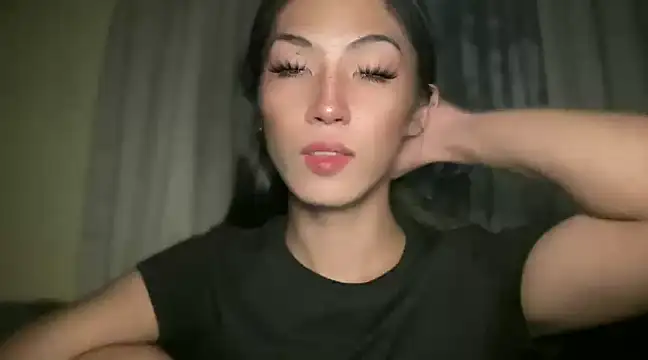 Bella Gordon online show from 12-22-24, 08:58