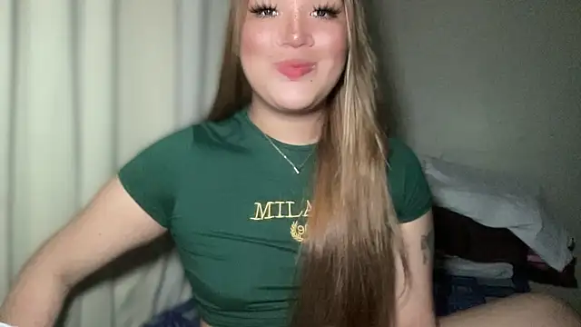 Snapshot of MissCataleyaxxx chatting on 02-18-25, 01:33 MissCataleyaxxx online show from 02-18-25, 01:33