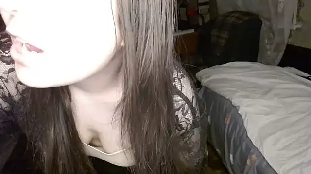 Snapshot of Var_Kiss chatting on 01-29-25, 04:30 Var Kiss online show from 01-29-25, 04:30