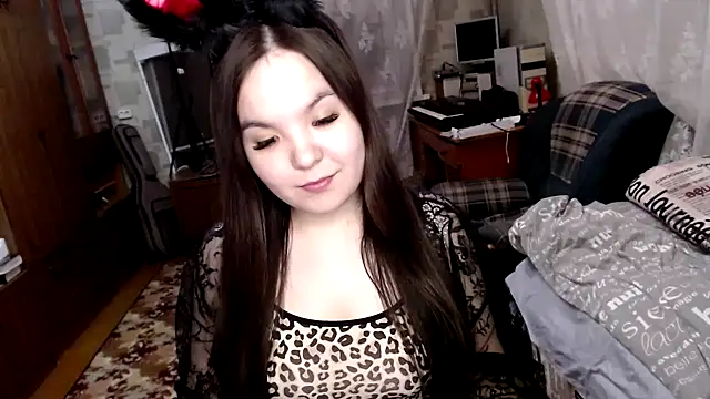 Snapshot of Var_Kiss chatting on 02-17-25, 12:59 Var Kiss online show from 02-17-25, 12:59