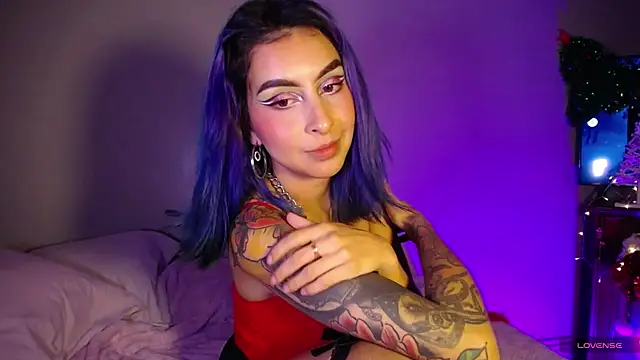 Snapshot of Cinamoonn chatting on 12-21-24, 11:34 Cinamoonn online show from 12-21-24, 11:34