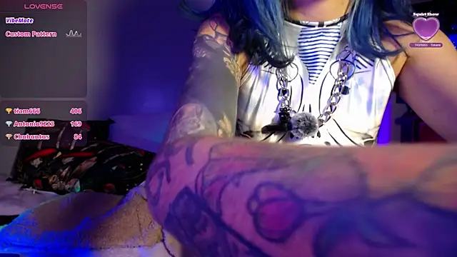 Snapshot of Cinamoonn chatting on 01-26-25, 11:39 Cinamoonn online show from 01-26-25, 11:39