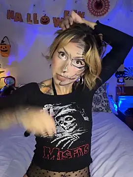 Snapshot of Cinamoonn chatting on 10-26-25, 07:09 Cinamoonn online show from 10-26-25, 07:09