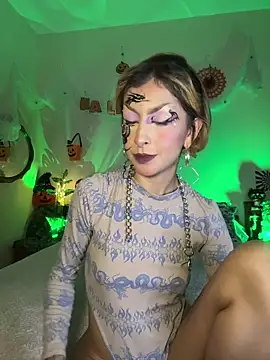 Snapshot of Cinamoonn chatting on 11-01-25, 10:01 Cinamoonn online show from 11-01-25, 10:01