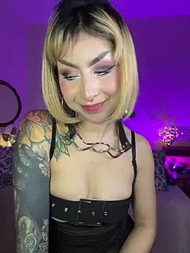 Snapshot of Cinamoonn chatting on 03-01-26, 06:10 Cinamoonn online show from 03-01-26, 06:10