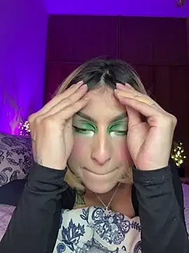 Snapshot of Cinamoonn chatting on 03-11-26, 09:43 Cinamoonn online show from 03-11-26, 09:43