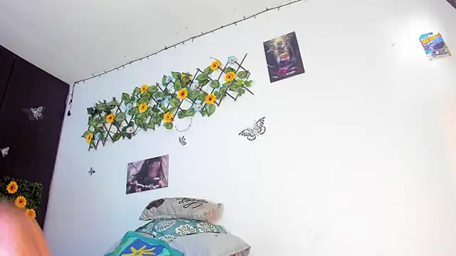 mensia hernandz online show from 04-28-26, 12:43