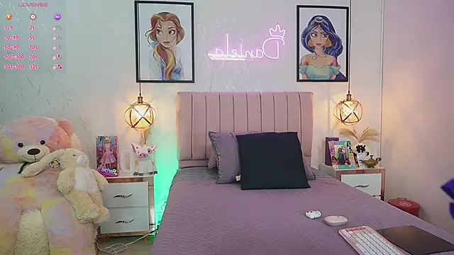 dani parker  online show from 04-04-26, 07:00