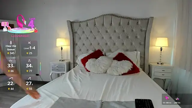 Naughtykitty4 online show from 04-28-26, 03:39