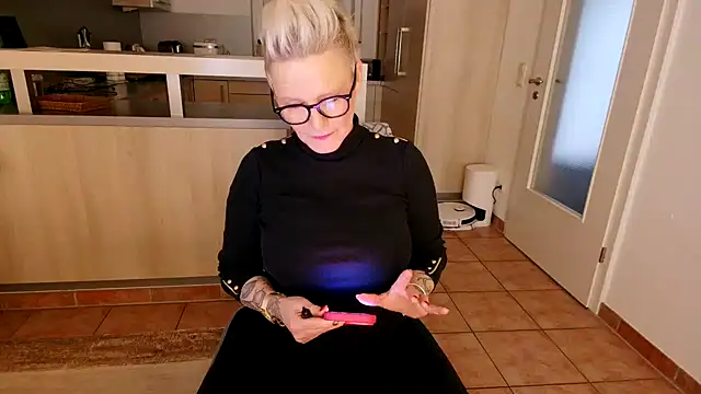 German Milf online show from 01-04-25, 02:25