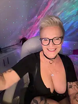 German Milf online show from 10-29-25, 02:19