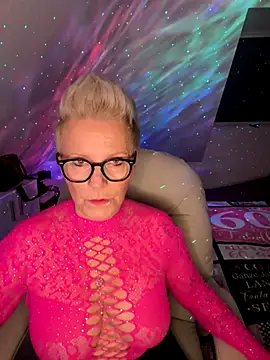 German Milf online show from 10-30-25, 01:45