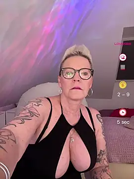 German Milf online show from 04-27-26, 12:47